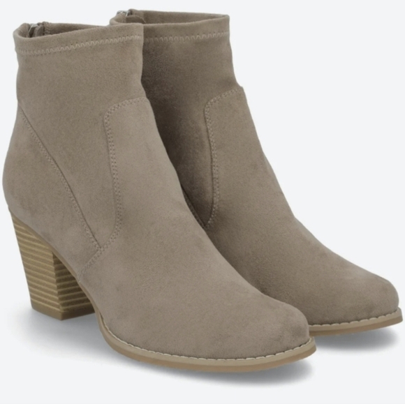 DV8 Jonah Stretch Taupe Ankle Boots - Picture 1 of 10